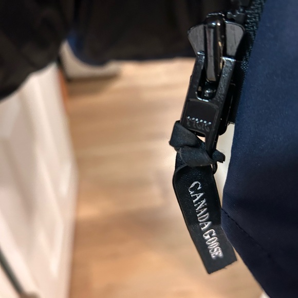 Sold…Canada Goose MacMillan - Picture 9 of 14